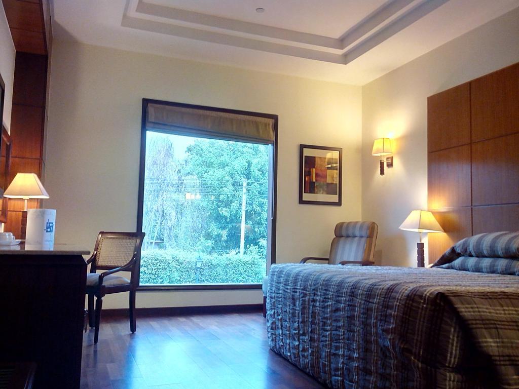 The Ocean Pearl Retreat Hotel Ню Делхи Екстериор снимка