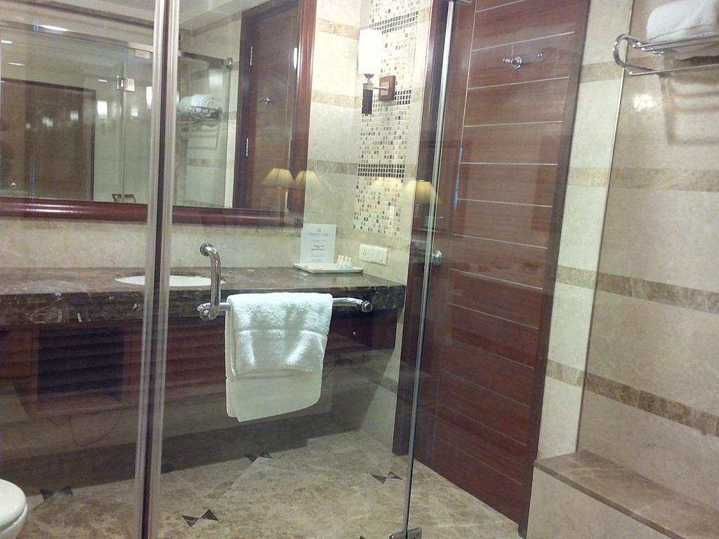 The Ocean Pearl Retreat Hotel Ню Делхи Стая снимка